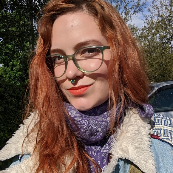 Meet your Posher, Elle - Picture 2 of 3